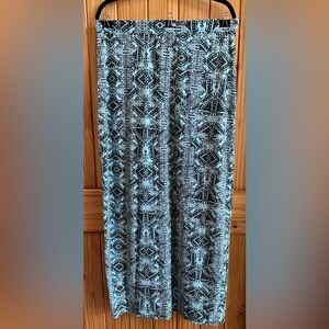 Bobbie Brooks Black and Blue Patterned Plus Size Skirt